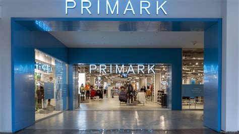 primark queen's mall.